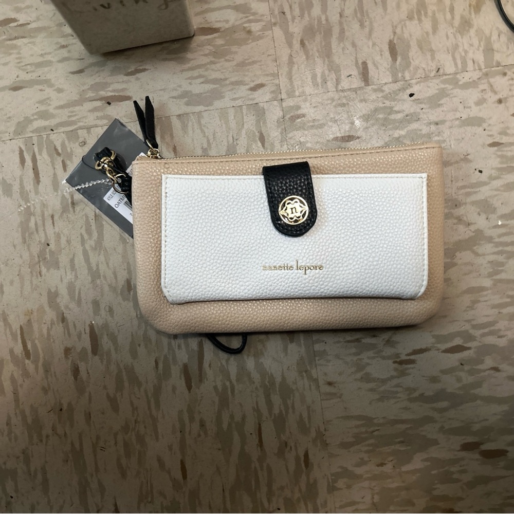 Nanette Lepore Kyle wristlet/organizer. NWT